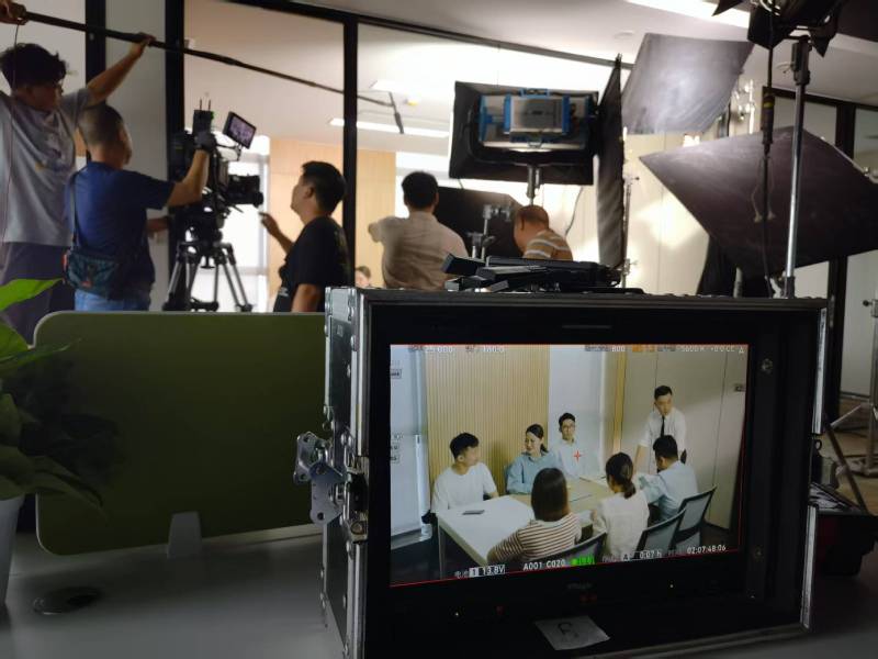 眉县TVC拍摄公司：科技产品视觉化大师，诠释未来感与功能美学